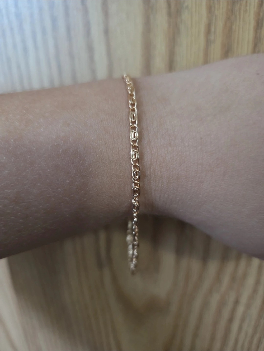 Delicate Gold Chain Bracelet for Women
